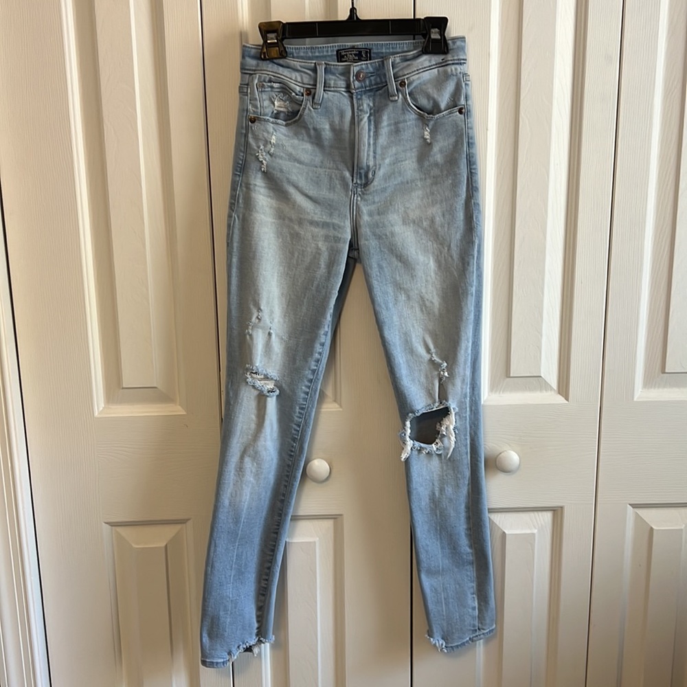 Abercrombie & Fitch Simone High Rise Ankle Jeans, size 4R/27